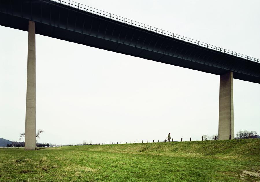 Andreas_Gursky_Ruhrtal_1989.jpg