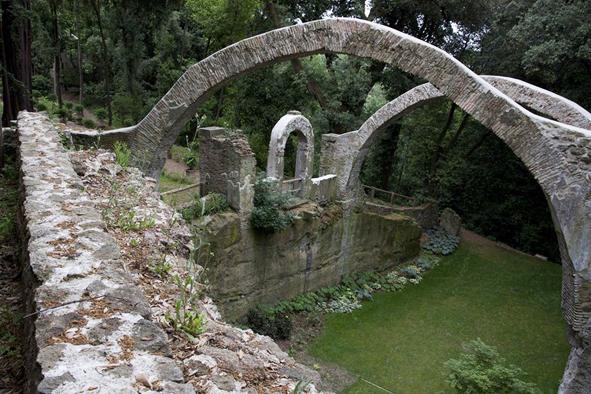 Ariccia_parco_Palazzo_Chigi2.jpg