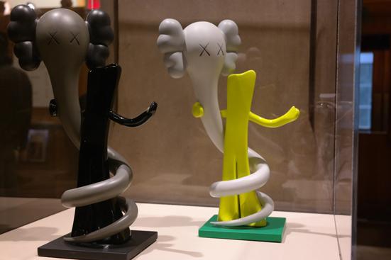 Kaws_topi_5.jpg