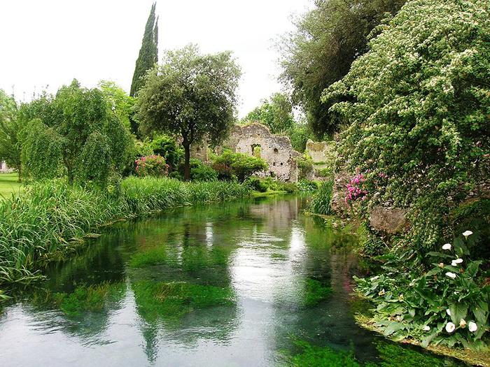 NINFA_fiume_e_giardino.jpg