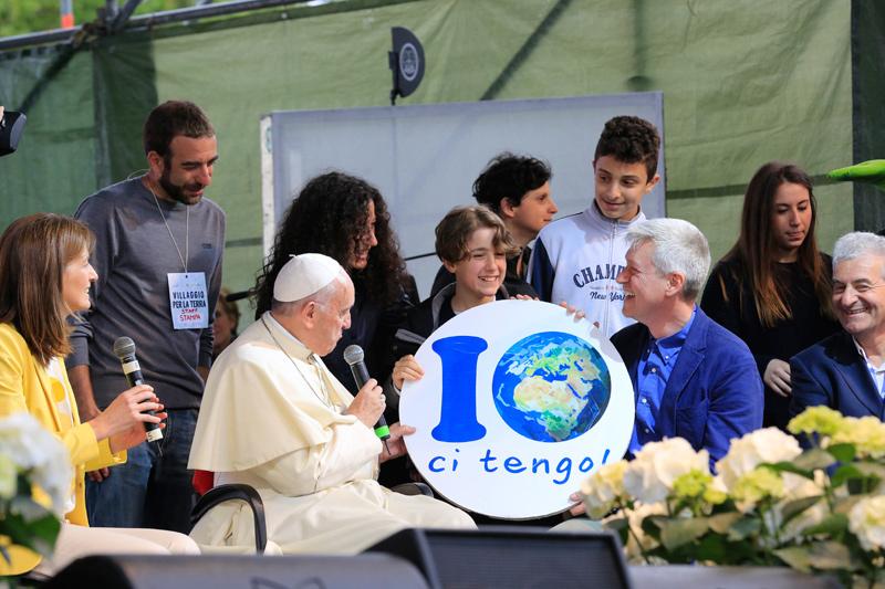 Papa_Francesco_al_Villaggio_della_Terra.jpg