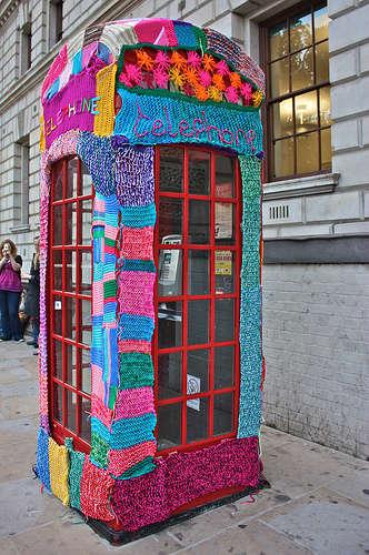 cabina_yarnbombing.jpg