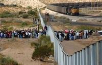 Frontiera tra Stati Uniti e Messico: almeno 40 mila le persone in attesa di asilo politico